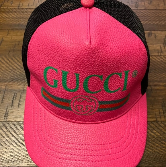 Gucci Bold Pink Leather Cap with Logo - Picture 1 of 6
